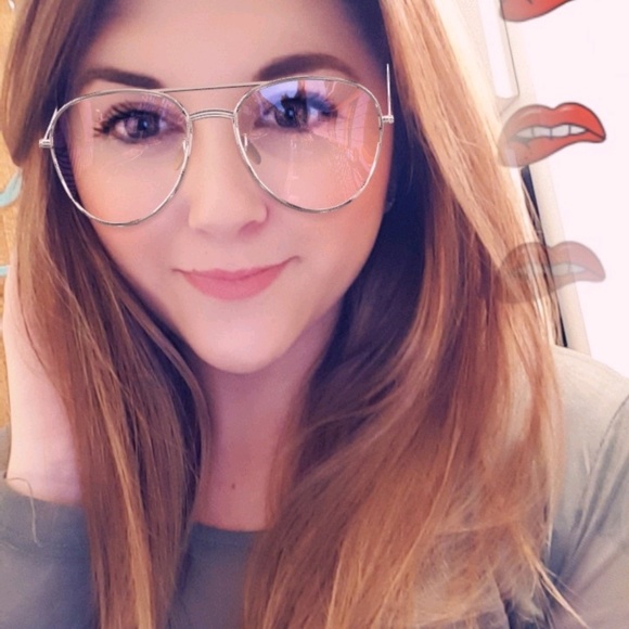 Meet your Posher, Jillian - Picture 1 of 1